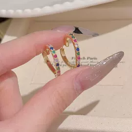 项链;耳钉;手链