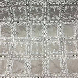 厂家直销大方格天丝绣花镂空面料复古牛奶丝刺绣女装裙子窗帘布料