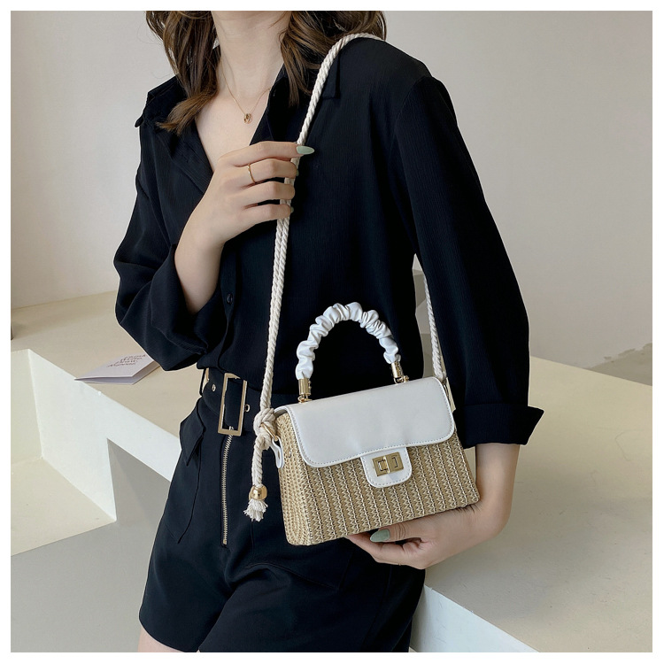 Summer Straw Bag Fashion Large-capacity One-shoulder Portable Messenger Small Square Bag 20*14*9cm display picture 3