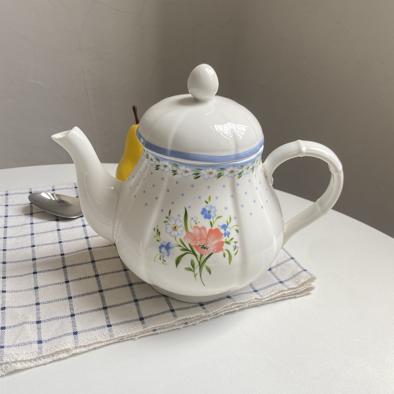 Comercio exterior simple taza de café de cerámica de alto valor nominal pequeña flor triturada set de té de la tarde té negro taza de café taza de té plato