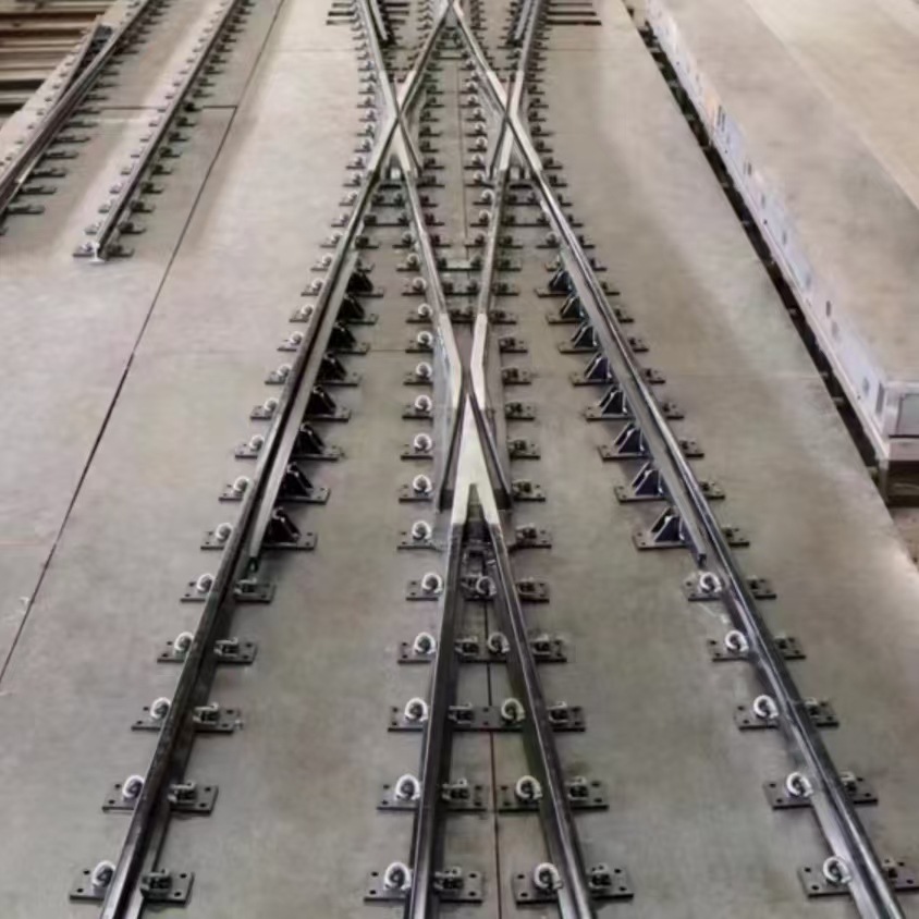 俄标钢轨 r65钢轨 R65道轨现货销售 可定尺切割 钢轨道岔价格便宜