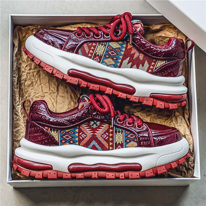 Zapatos de hombre 2025 nuevas cuatro temporadas de moda transpirable zapatos deportivos de moda casuales zapatos deportivos casuales para aumentar la altura de los estudiantes