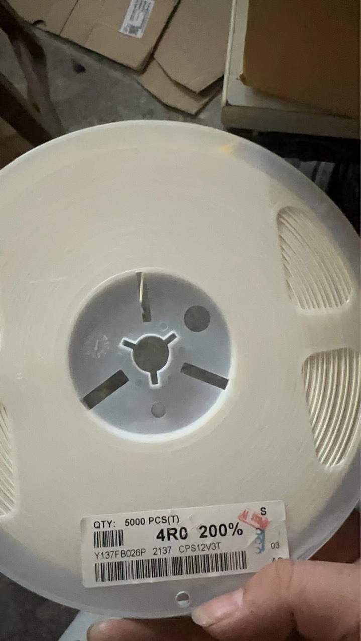 贴片保险丝CF04V3TR50F CF04V2T2R0F  0402 32v 0.5A 25V 2A