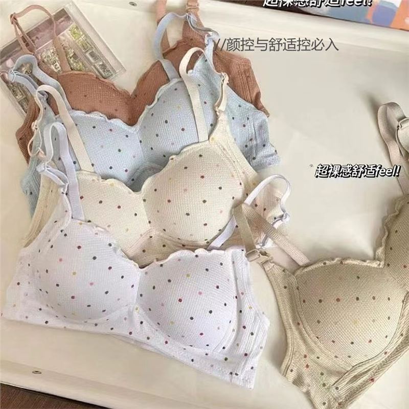 Japanese-Style Sweet Seamless Underwear for Women Without Underwire, Small Chest Push-Up Bra for Students, High School Girls, and Young Women, Polka Dot Bra
