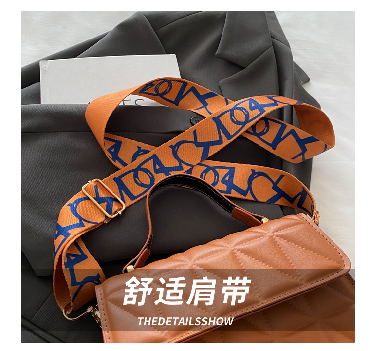 A stylish and simple diamond-shaped small square bag for the autumn and winter of 2024, featuring a solid color and a trendy single-shoulder bag for women Item Picture