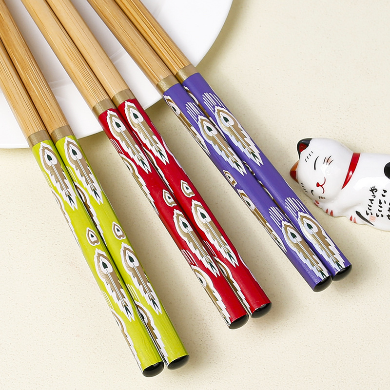 Palillos de bambú al por mayor Película de flores con patrón de cola de pavo real de 24cm Palillos de comida divididos en cinco colores Una persona Palillos de comida Suministro de vajilla de regalo
