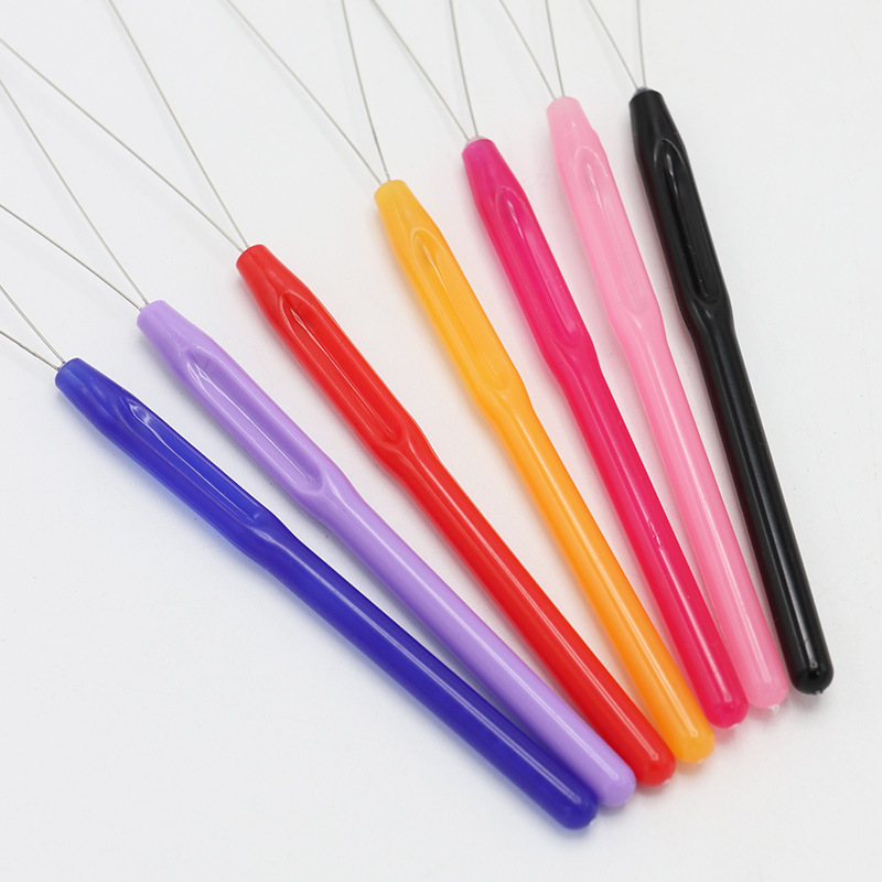 Extensión de cabello de lana de trenza sucia con lengua de ganchillo de plástico mango de madera accesorios de pelo de pelo de gancho de sellado lengua de gancho