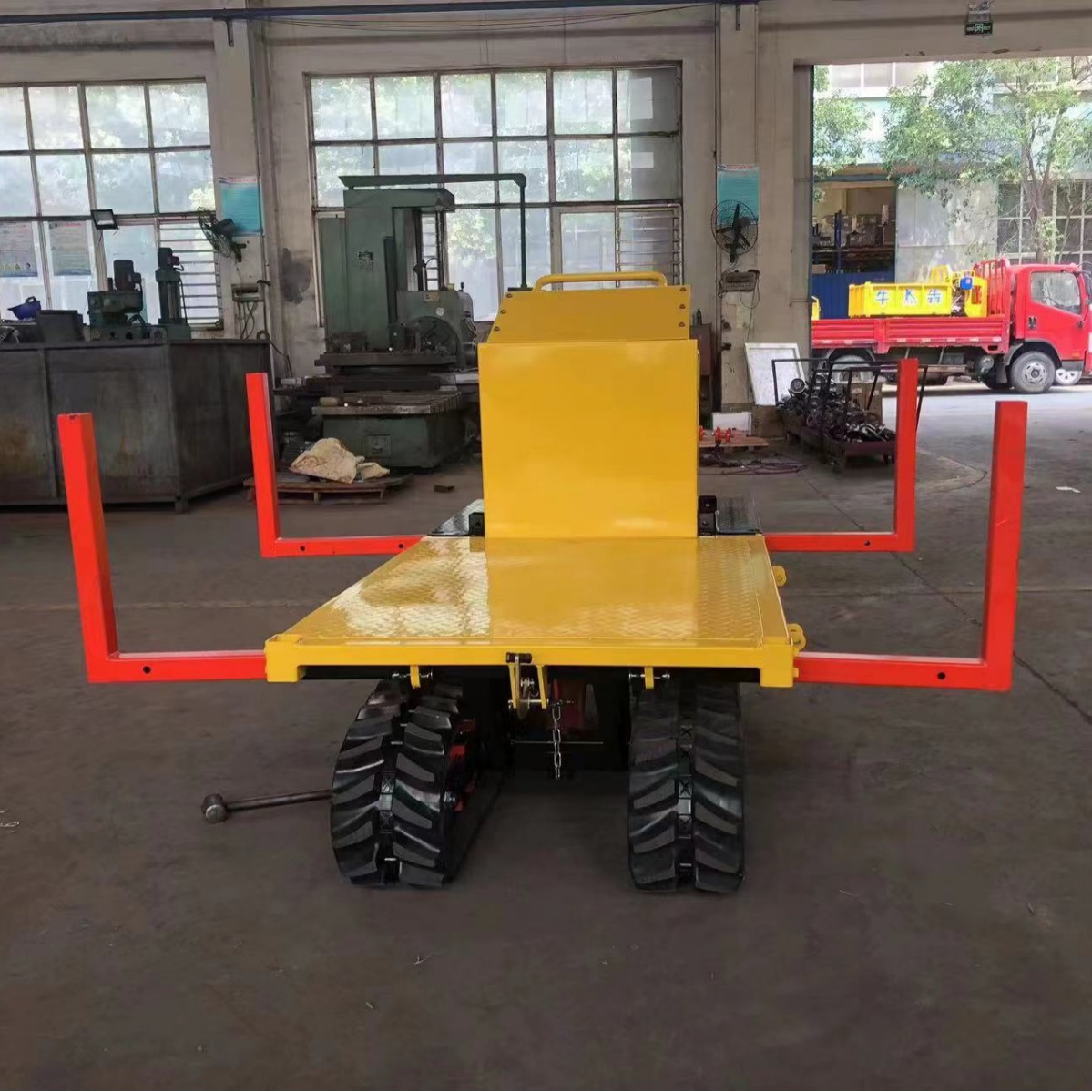 0.9吨履带运输车 个人一手转让 自用爬山虎 履带车 拉木材山地车