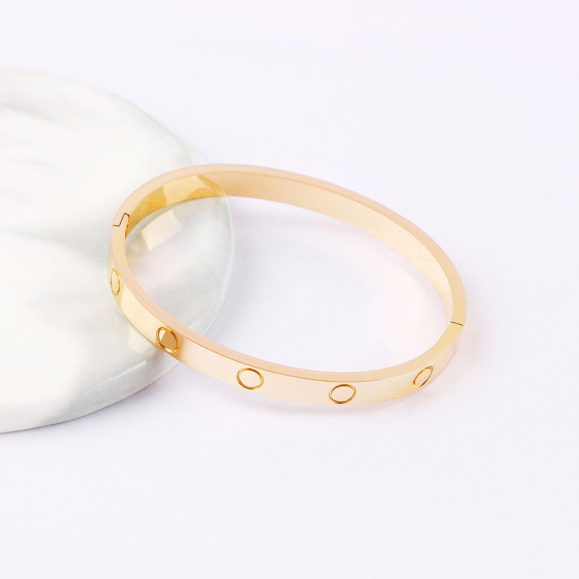 国境を越えて人気の高い留め金式ブレスレット、ダイヤモンド付きブレスレット、幅広・幅狭バージョン、18金チタン鋼ブレスレット、工場直送