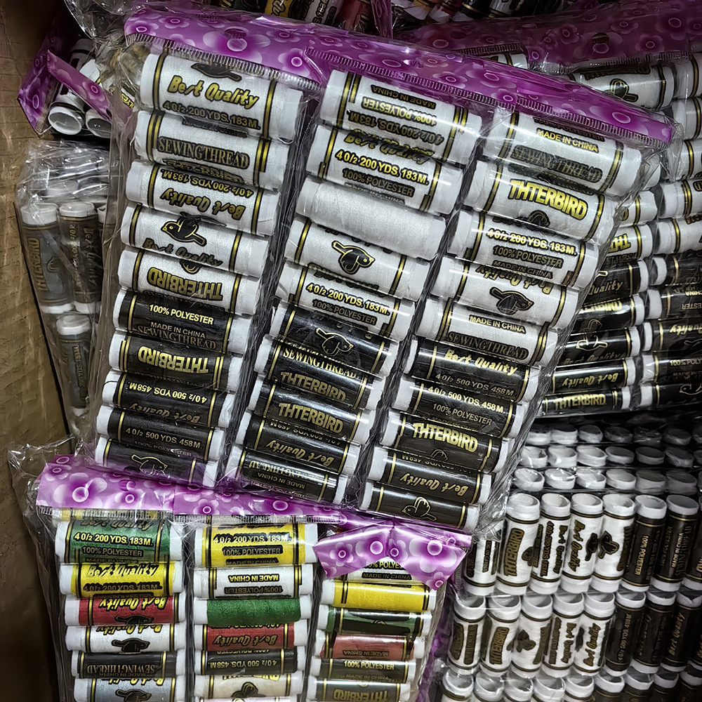 hilo de coser pequeño hilo doméstico con etiqueta hilo de poliéster colorido conjunto de aguja de hilo de coser portátil paquete de material DIY