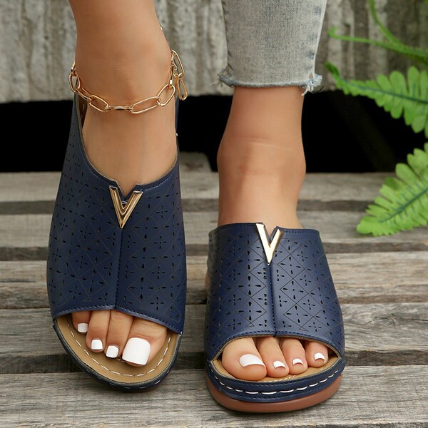 fashionable mule wedge heel