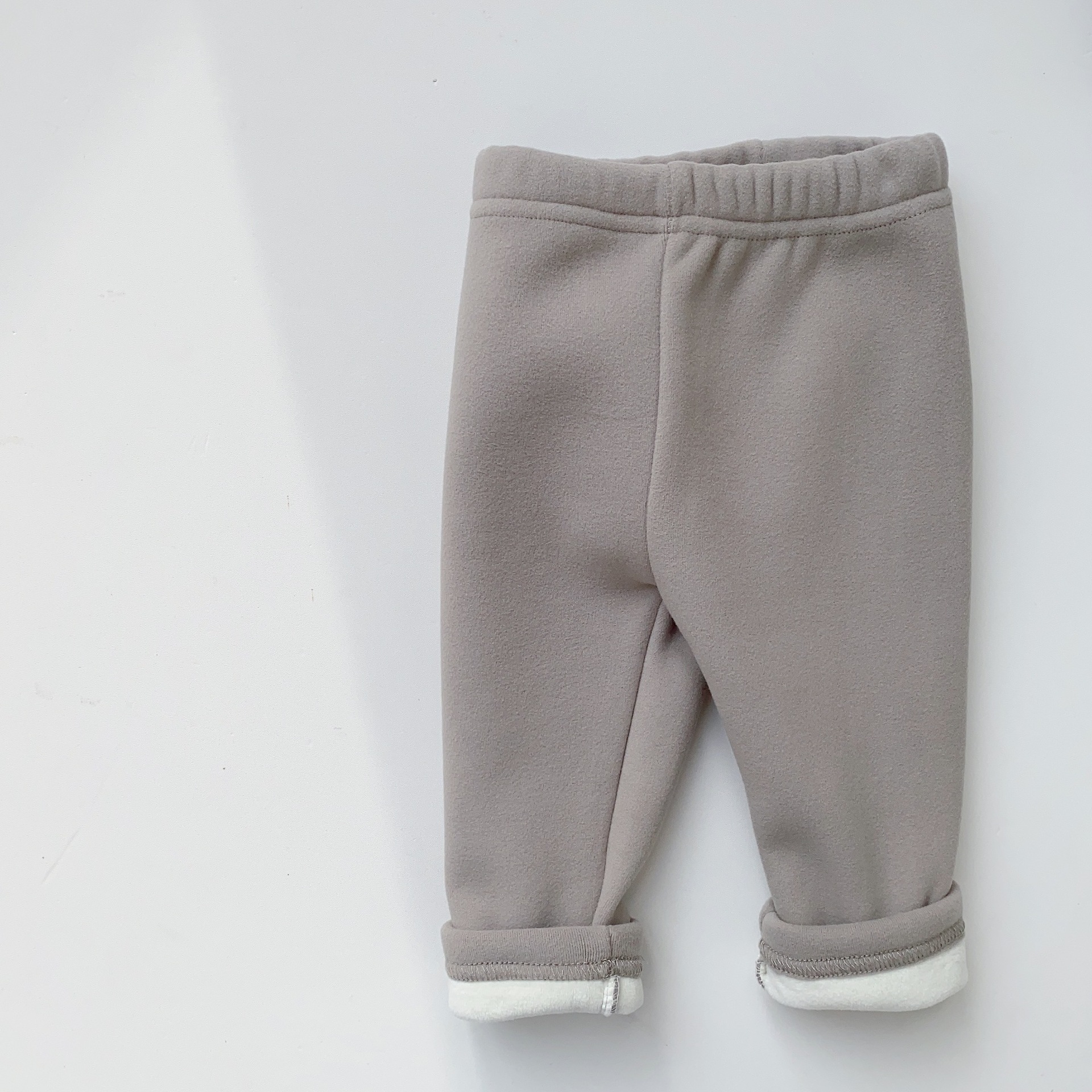 Leggings de color sólido de primavera y otoño para niños Pantalones de bebé para niños coreanos Pantalones de casa para bebés Ropa de primavera para niños y niñas