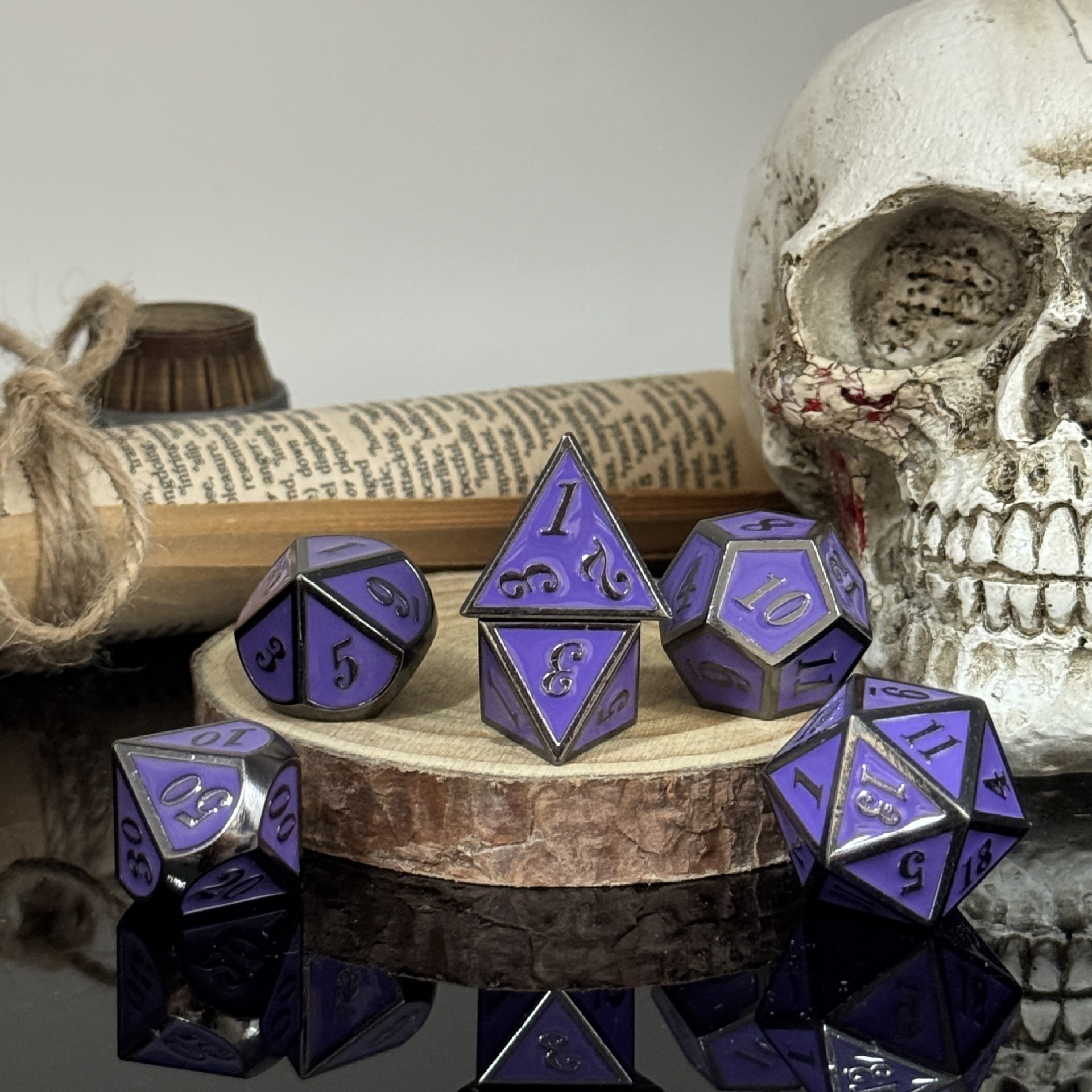 Dados de metal dnd dragón y mazmorras juego de mesa juego de dados sólidos trpg running ground poliedro cromado