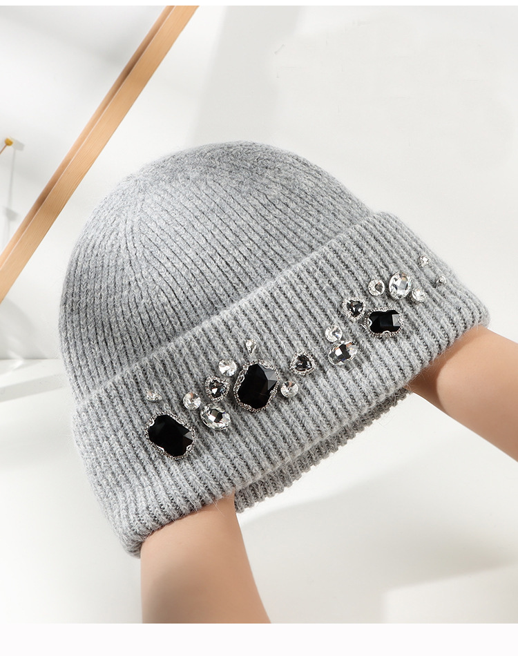 Solid Color Pattern Winter Season Women's Fashion Solid Color Rhinestone Eaveless Wool Cap