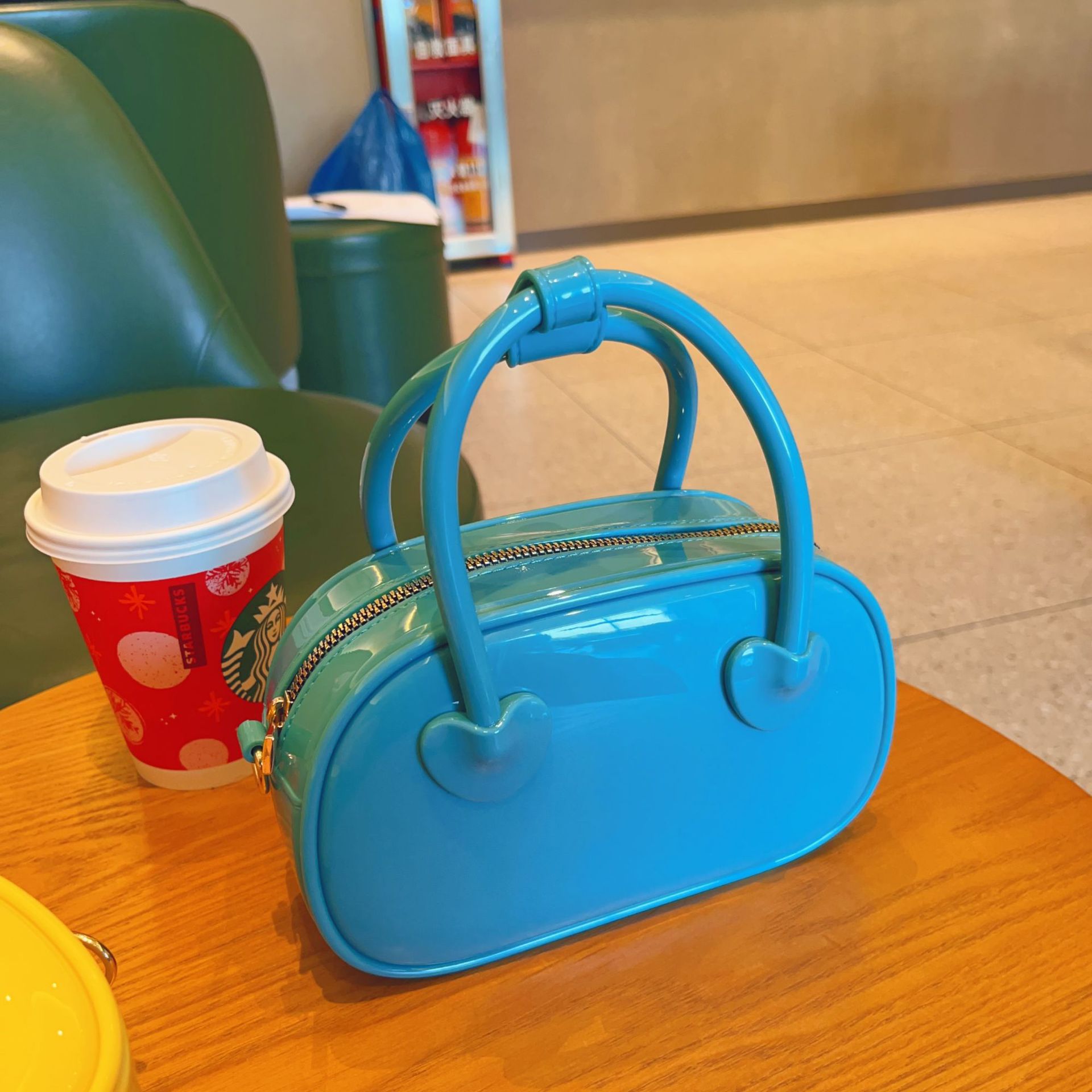 2025 New PVC jelly bag, summer candy color, single-shoulder crossbody mini bag, fashionable hand-held pillow women's bag undefined