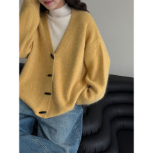鹿西 韩系慵懒风软糯兔毛牛角扣针织开衫女秋冬新款V领毛衣ss900
