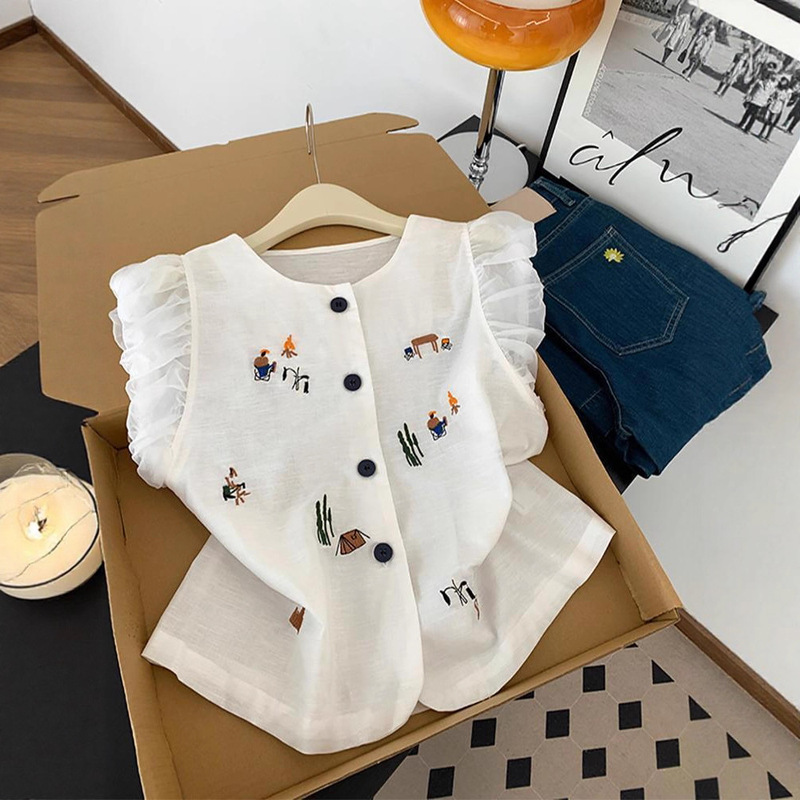 Flying Sleeves High-End Cartoon Embroidered Small Flying Sleeve Shirt Women's Summer Niche Design Flower Bud Sleeve Shirt Top