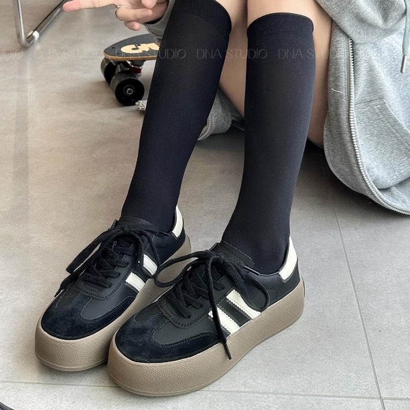 Zapatos de entrenamiento de la escuela de zapatos de mujer 2025, primavera y verano, zapatos blancos de suela gruesa, moda casual, zapatos deportivos Gump