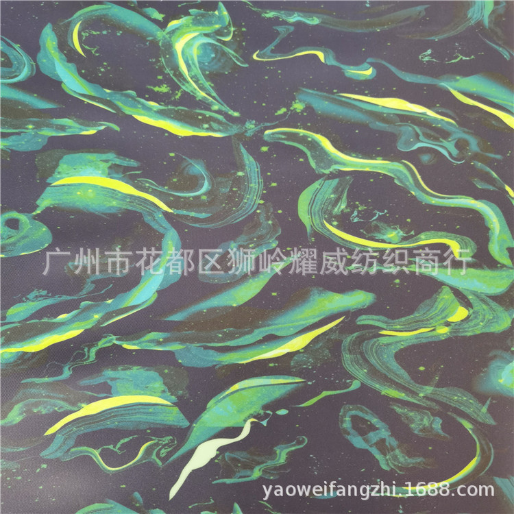 全涤纶帆布数码英文字母仿扎染印花手袋 桌布双肩包面料可PVC覆膜