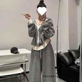 特大码300斤条纹连帽卫衣两件套女春秋季胖MM高腰显瘦休闲裤套装2