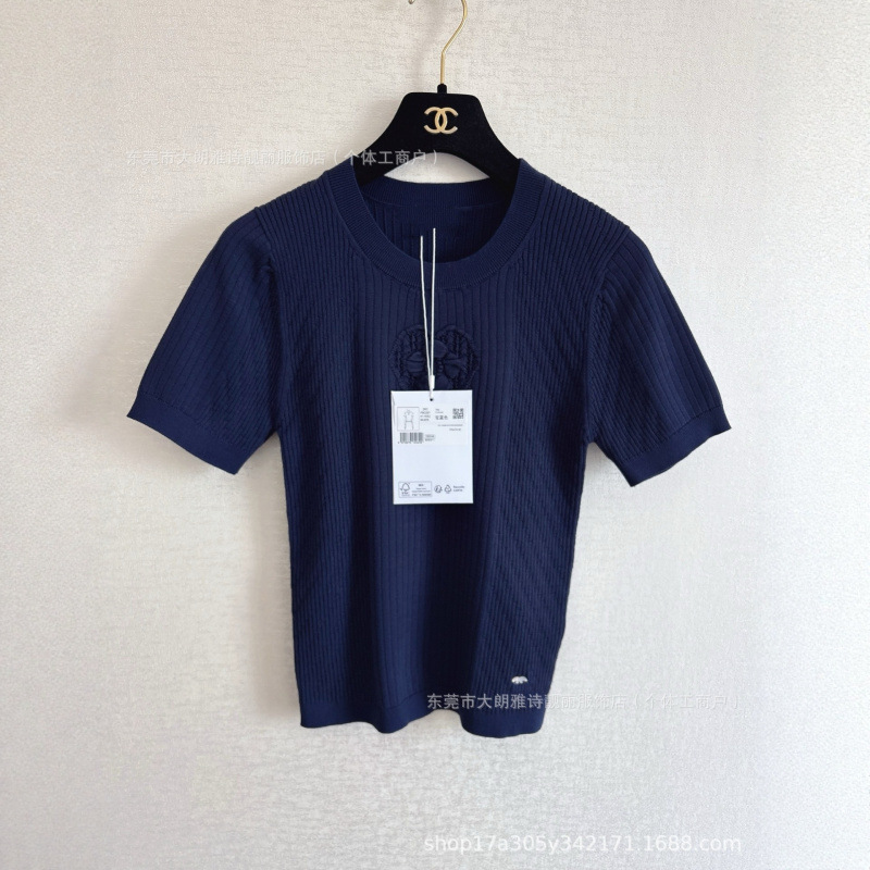 Shenzhen Nanyou High Version 25 Autumn and Winter New Products Simple Pure Color Cut Out Pattern Knitwear Round Neck Short Sleeves