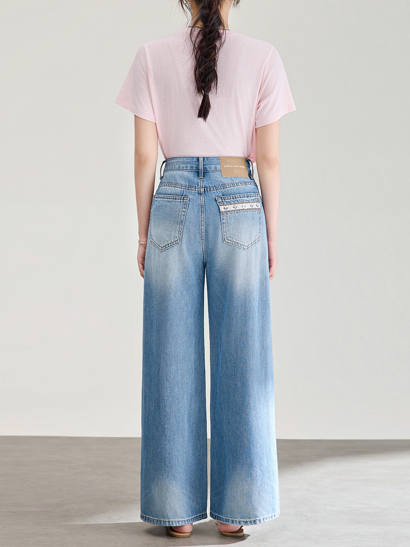 Quần jean nữ ống rộng chất liệu cotton giặt mềm, dáng rộng thùng thình phong cách denim — xanh lam