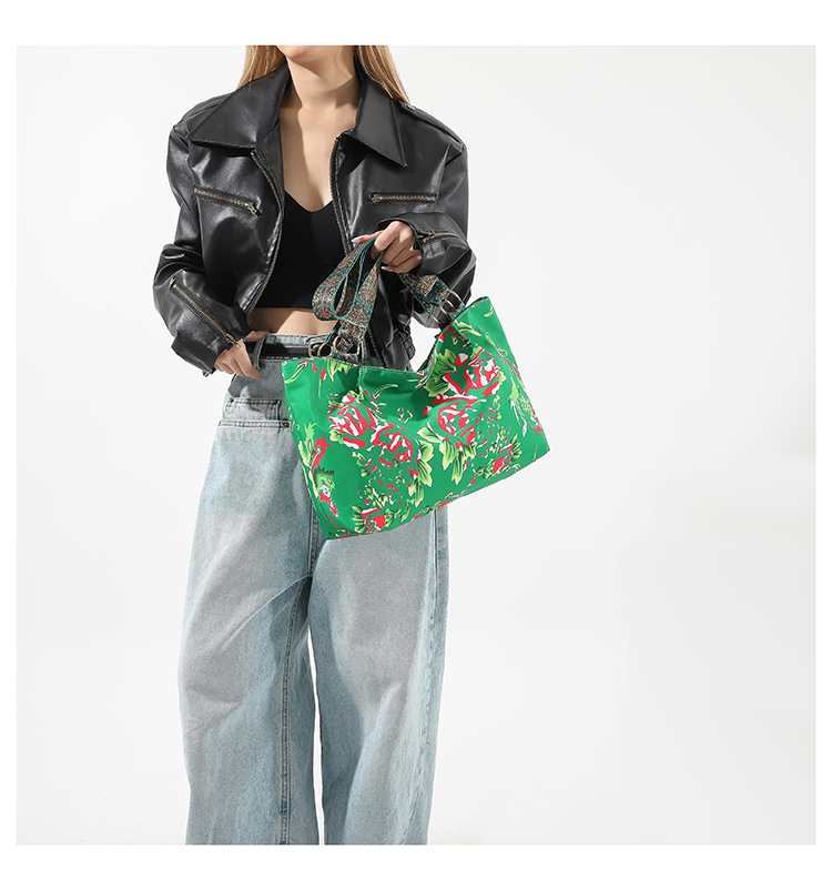 Women's Large Nylon Color Block Streetwear Bucket Zipper Shoulder Bag display picture 6