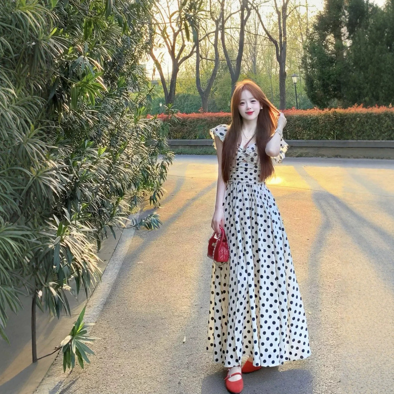 French-Style Polka Dot Dress for Women, Summer High-End Beach Vacation Dress with Small Flying Sleeves, Elegant Waist-Cinching A-Line Long Dress French-Style Polka Dot Dress for Women, Summer High-End Beach Vacation Dress with Small Flying Sleeves, Elegant Waist-Cinching A-Line Long Dress