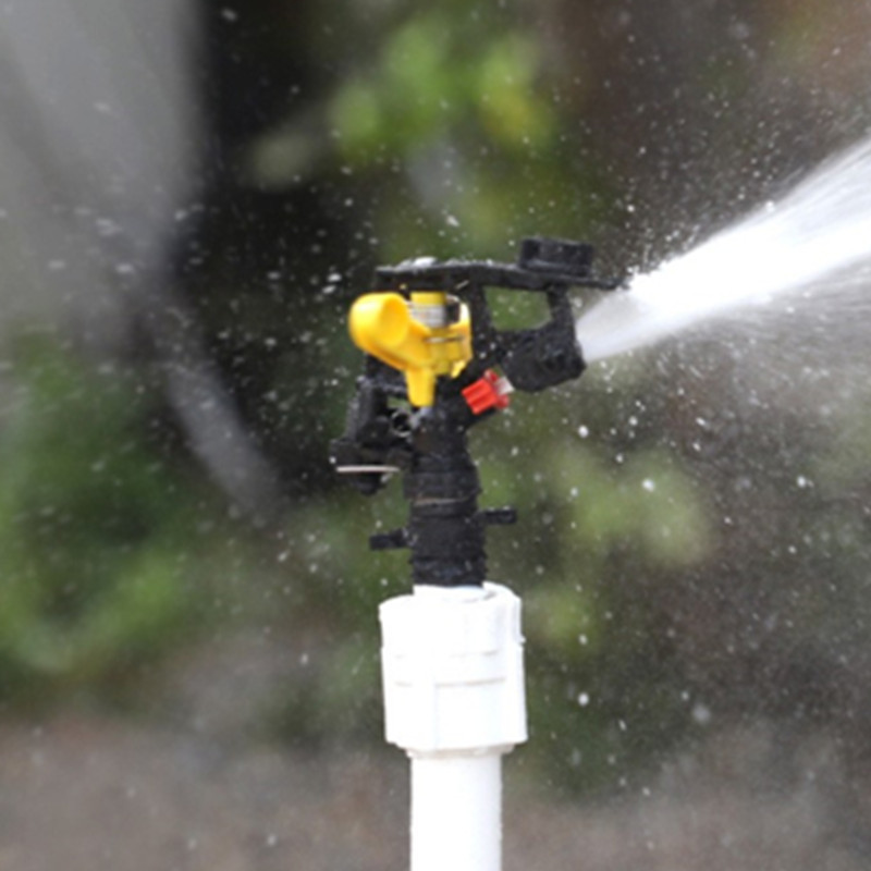 Boquilla oscilante giratoria giratoria de plástico amarillo de 4 puntos al por mayor, ángulo controlable, boquilla de riego por aspersión de jardinería de césped, enfriamiento