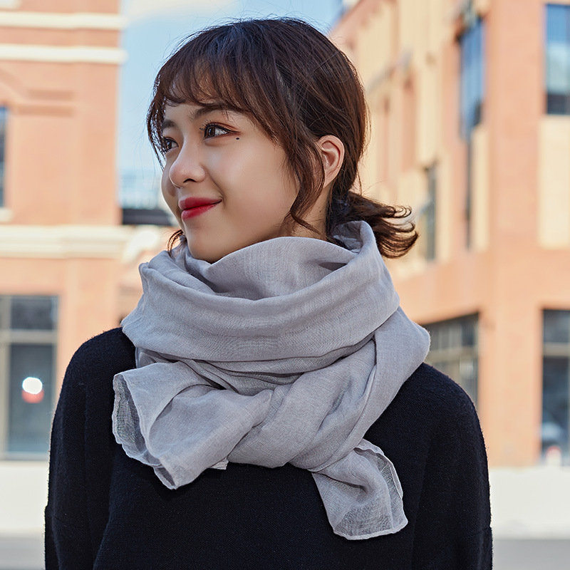 밝은 회색