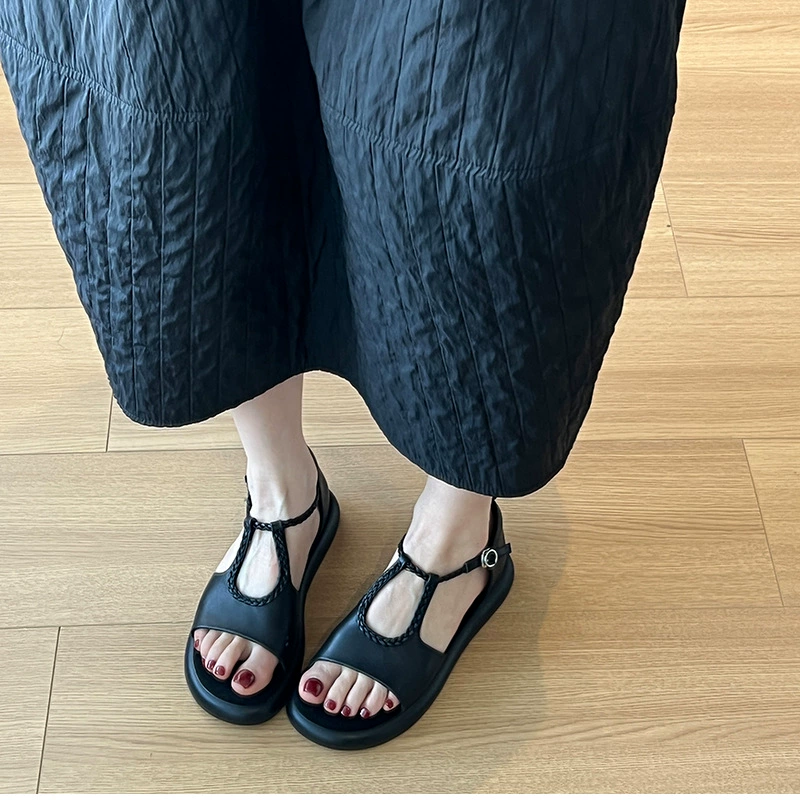 Очень удобно носить и не утомляет ноги, повседневная верхняя одежда на мягкой подошве в стиле ретро, ​​женские сандалии на плоской подошве, новые летние римские туфли на толстой подошве.