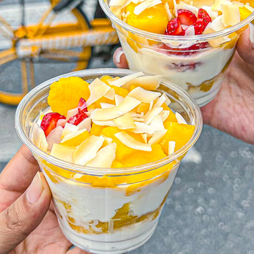 Cold brew yogurt cup disposable ice cream fruit cake oatmeal pudding transparent packaging cup