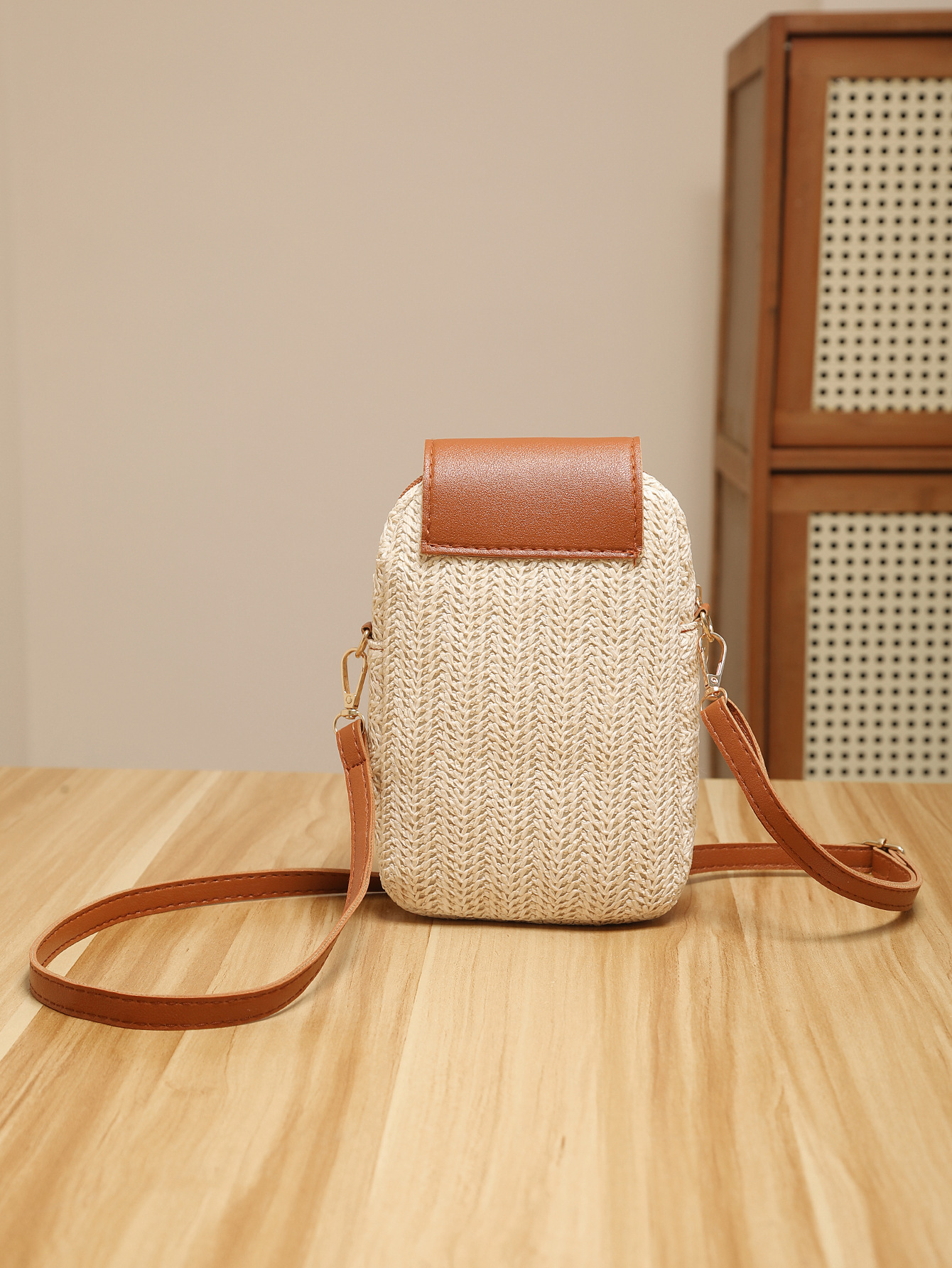 Trendy Straw Mobile Phone Pearl Tassel Bag