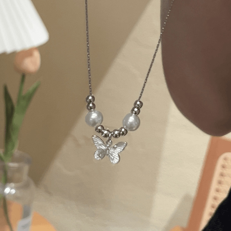 Ins-Style Butterfly Pearl Necklace for Women, Elegant and Unique Design, Silver Clavicle Chain, New Autumn Accessory with a Super Fairy-Like Feel Ins-Style Butterfly Pearl Necklace for Women, Elegant and Unique Design, Silver Clavicle Chain, New Autumn Accessory with a Super Fairy-Like Feel