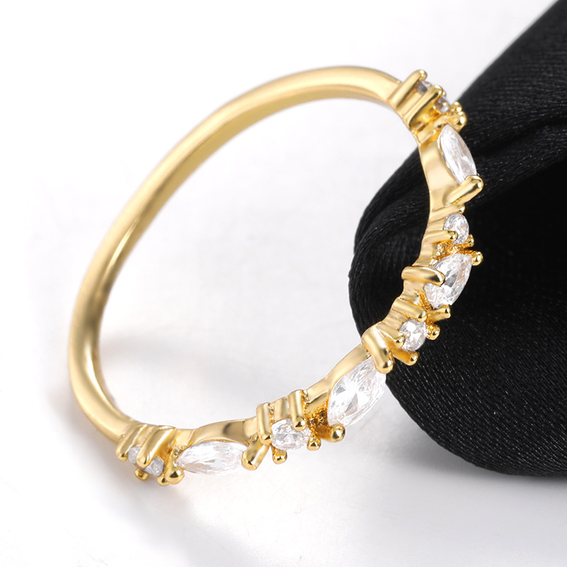 18k Gold Zircon Ring Exquisite Diamond Fine Ring Cross-border Simple Jewelry display picture 3