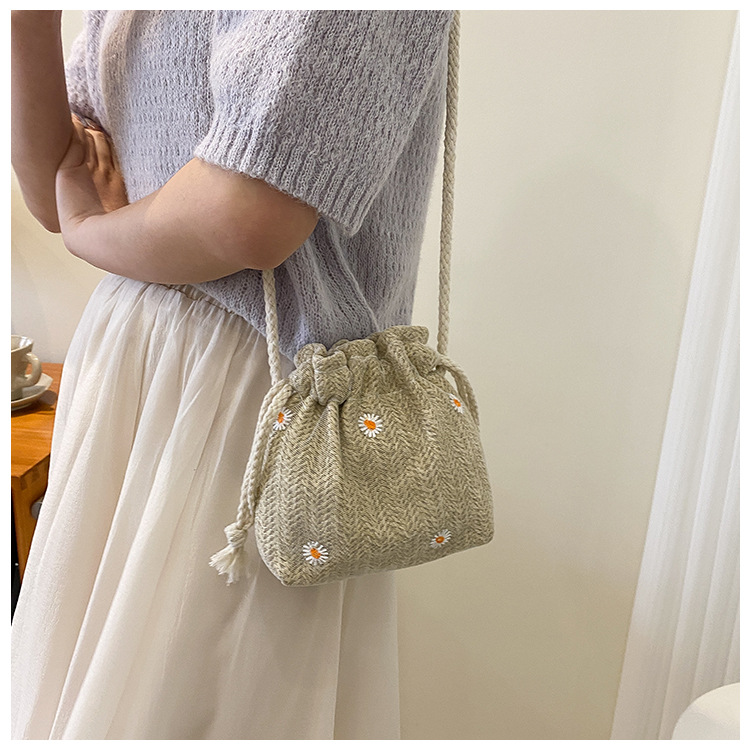 Fashion Summer Straw Casual Bucket Woven Shoulder Crossbody Small Beach Bag display picture 3