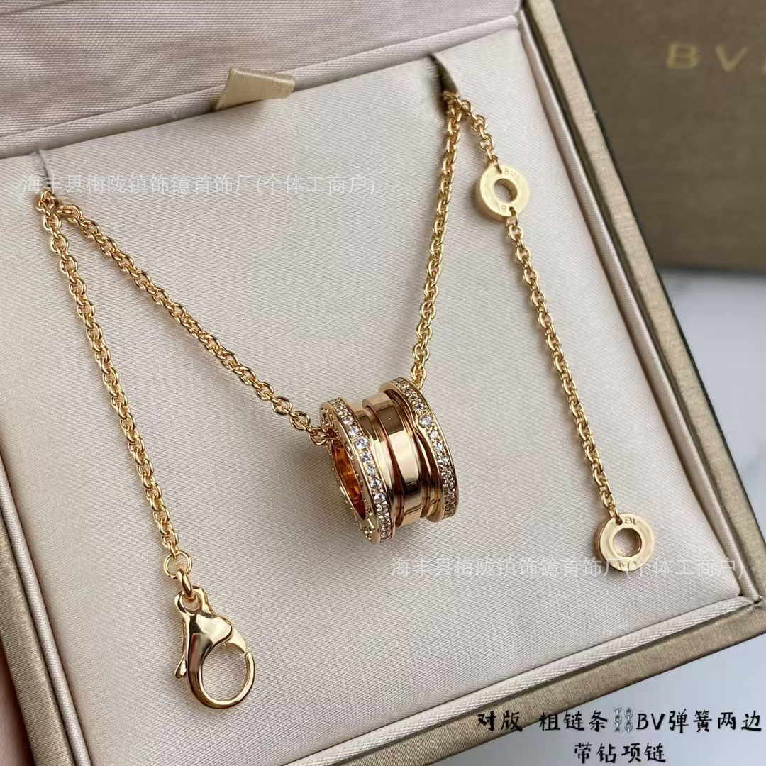 Rose gold spring diamond necklace / A
