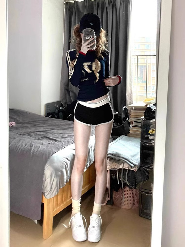 アメリカのレトロなストライプの綿の長袖のtシャツの女性の春秋の新型の中で短いタイプの底のシャツのギャルを掛けて身を修めてやせています。|undefined