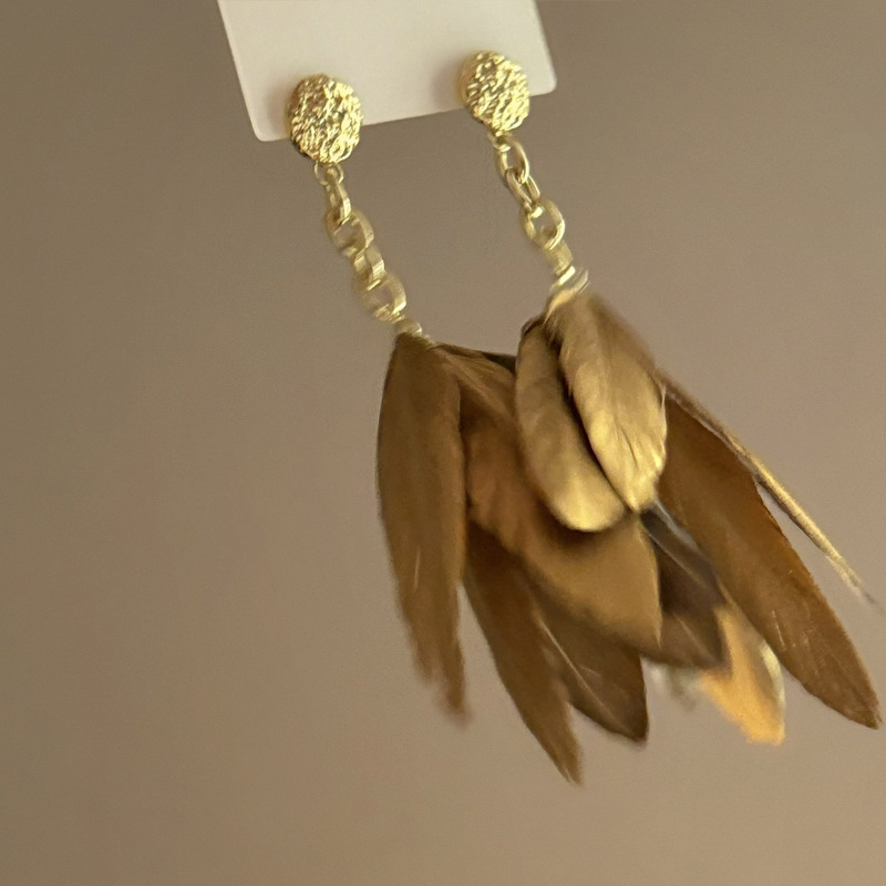 Boucles d'oreilles à pompon en plumes dorées et argentées, boucles d'oreilles rétro de niche française, boucles d'oreilles de style ethnique exotique, nouvelles boucles d'oreilles de style chinois_voghion.com
