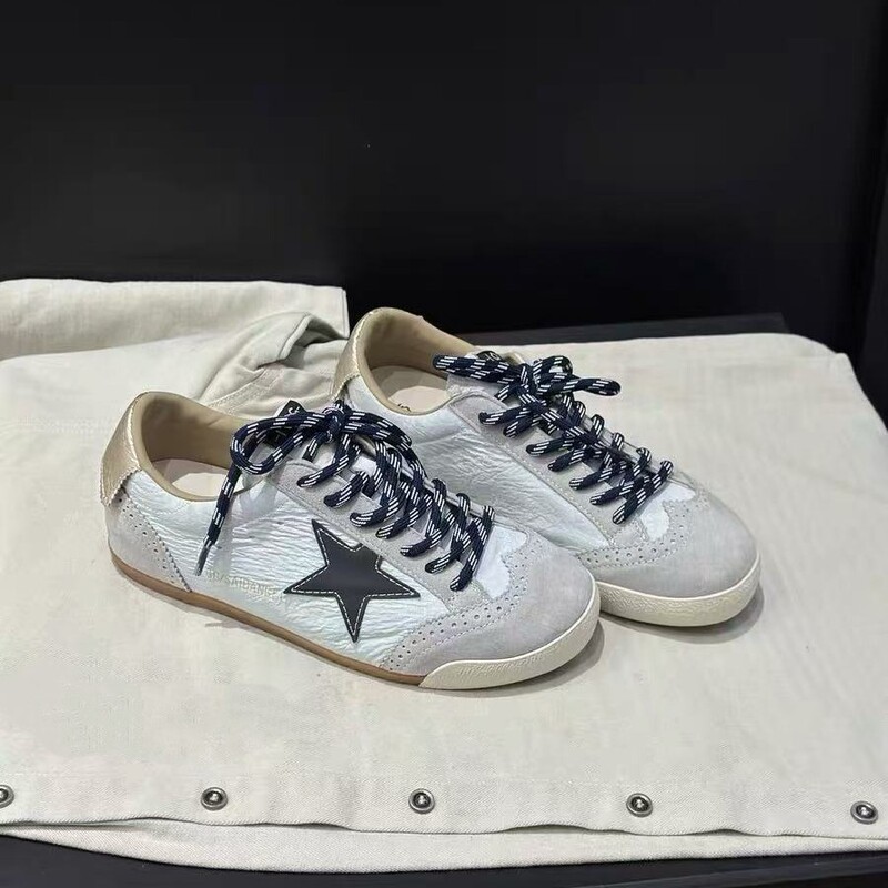 Hong Kong Retro Genuine Leather Distressed Casual Sports Star Trainers for Women with Hidden Height Increase, Direct Sales from the Manufacturer Hong Kong Retro Genuine Leather Distressed Casual Sports Star Trainers for Women with Hidden Height Increase, Direct Sales from the Manufacturer