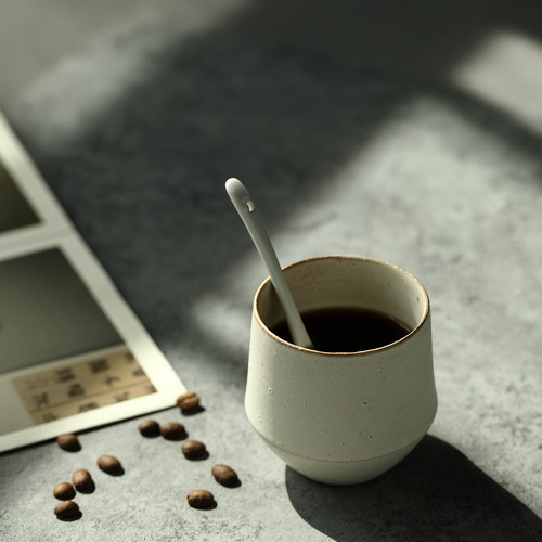 Jingdezhen Japanese-style Chinese-style powder guide series glaze hand-made powder guide hand-pinch tea cup retro Japanese-style open hand cup