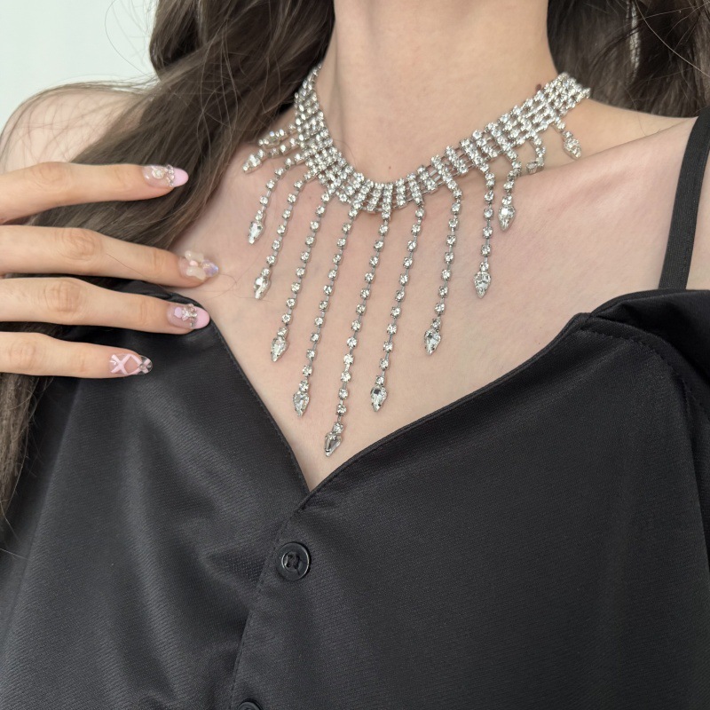 Water Drop Tassel Choker Necklace With Diamond Embellishments_voghion.com