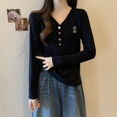 大きいサイズの婦人服の早い秋のデザイン感の黒いvネックの長袖のtシャツの太っているmmは肉を遮ってやせています。