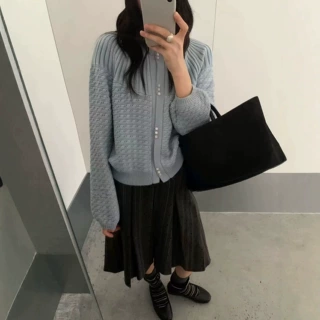 韩系温柔风坑条肌理感针织开衫女早秋冬慵懒显瘦百搭基础毛衣外套