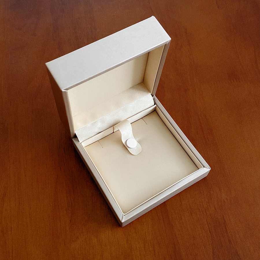 Caja de joyería de color champagne caja de anillo colgante pulsera collar caja de embalaje joyería caja de regalo alta sensibilidad caja de almacenamiento