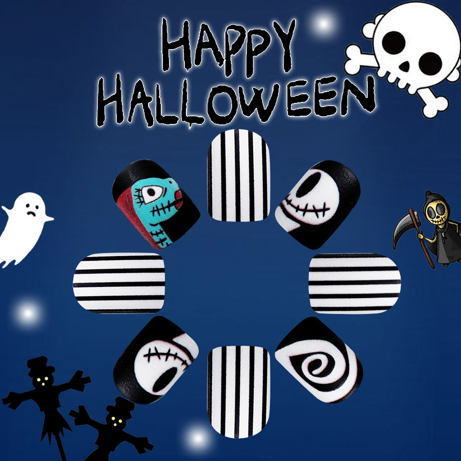 Armure carrée courte givrée Halloween crâne mignon visage étrange rayures noires et blanches portant un patch nail art commerce extérieur 24 pièces_voghion.com