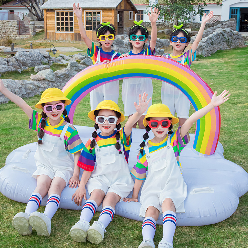 Kindergarten uniform for the June 1st performance choir event; elementary school uniform for summer classes; trendy performance attire for kids and younger children.