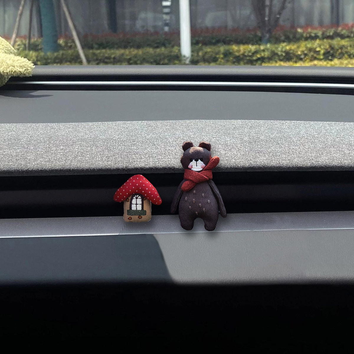 Car interior decoration accessories, car air vent fragrance diffuser, fabric bear car perfume clip, decorative item for girls, healing style