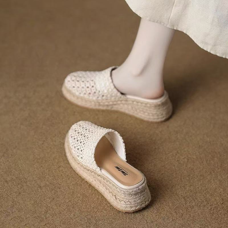 Thick-Soled Height-Increasing Wedge Woven Slip-On Straw Toe-Covering Half Slippers for Women, Summer Outdoor Wear, Paired with Skirts, 2026 New Model Thick-Soled Height-Increasing Wedge Woven Slip-On Straw Toe-Covering Half Slippers for Women, Summer Outdoor Wear, Paired with Skirts, 2026 New Model