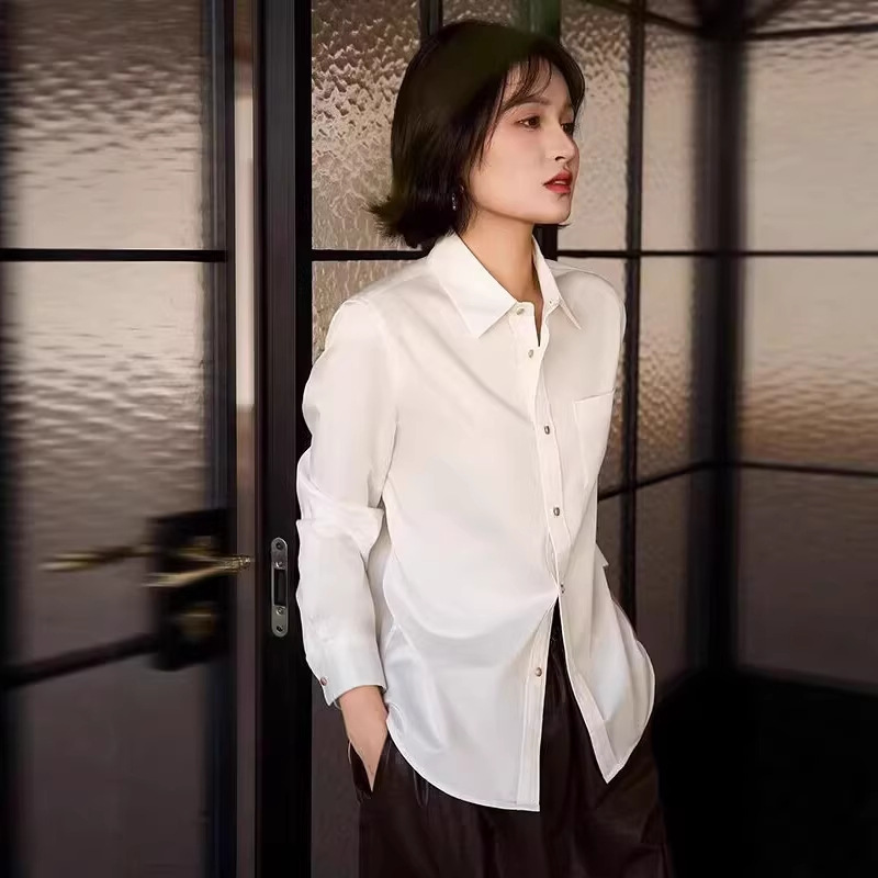 Áo sơ mi nữ cổ polo viền hoa trắng dài tay — trắng chi tiết 1